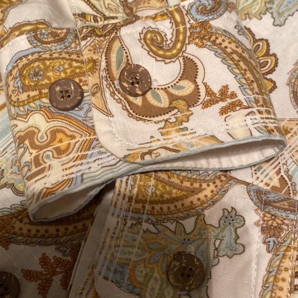Gorgeous Tommy Bahama Paisley Print Button Down Shirt - Picture 6 of 10